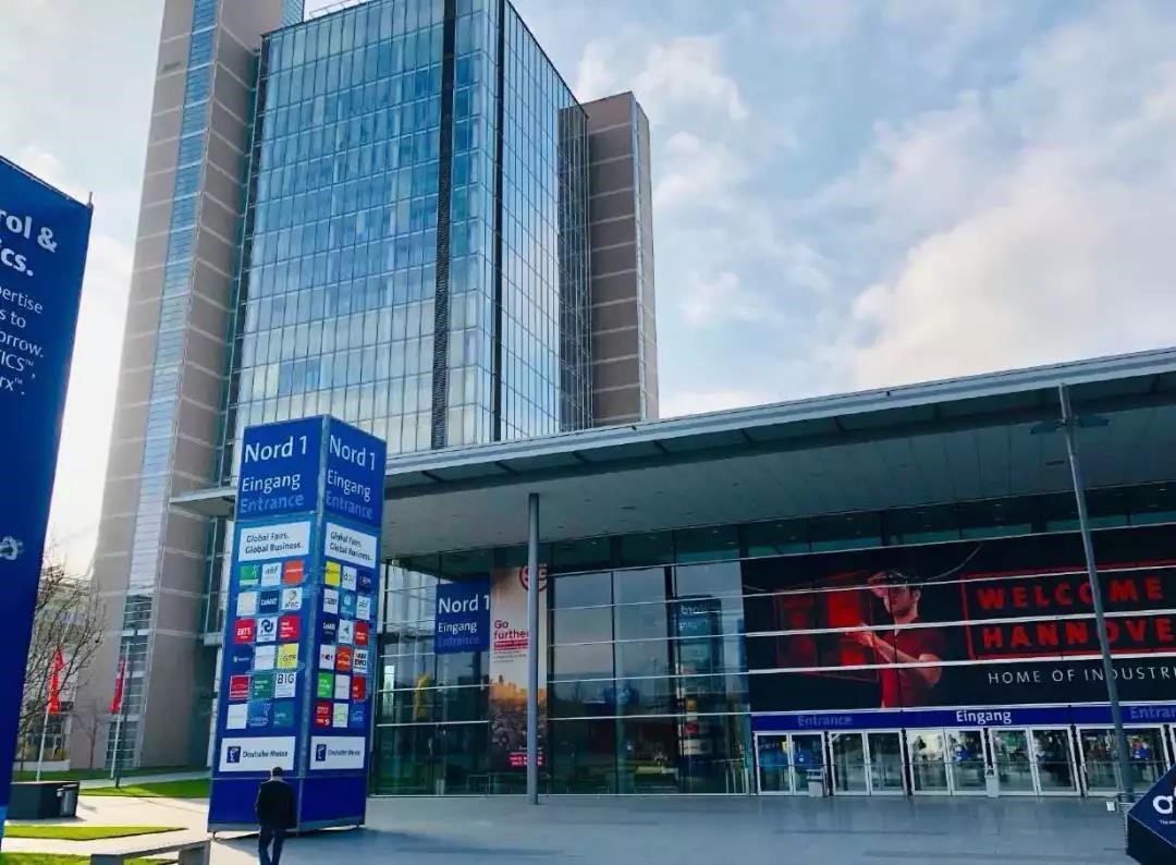 155530965799102143FA.jpg 155530965799102143FA.jpg